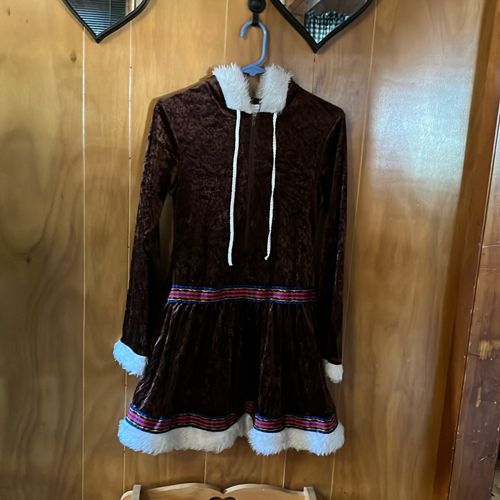 🤍Eskimo outfit / women’s medium / big hood / fur trim